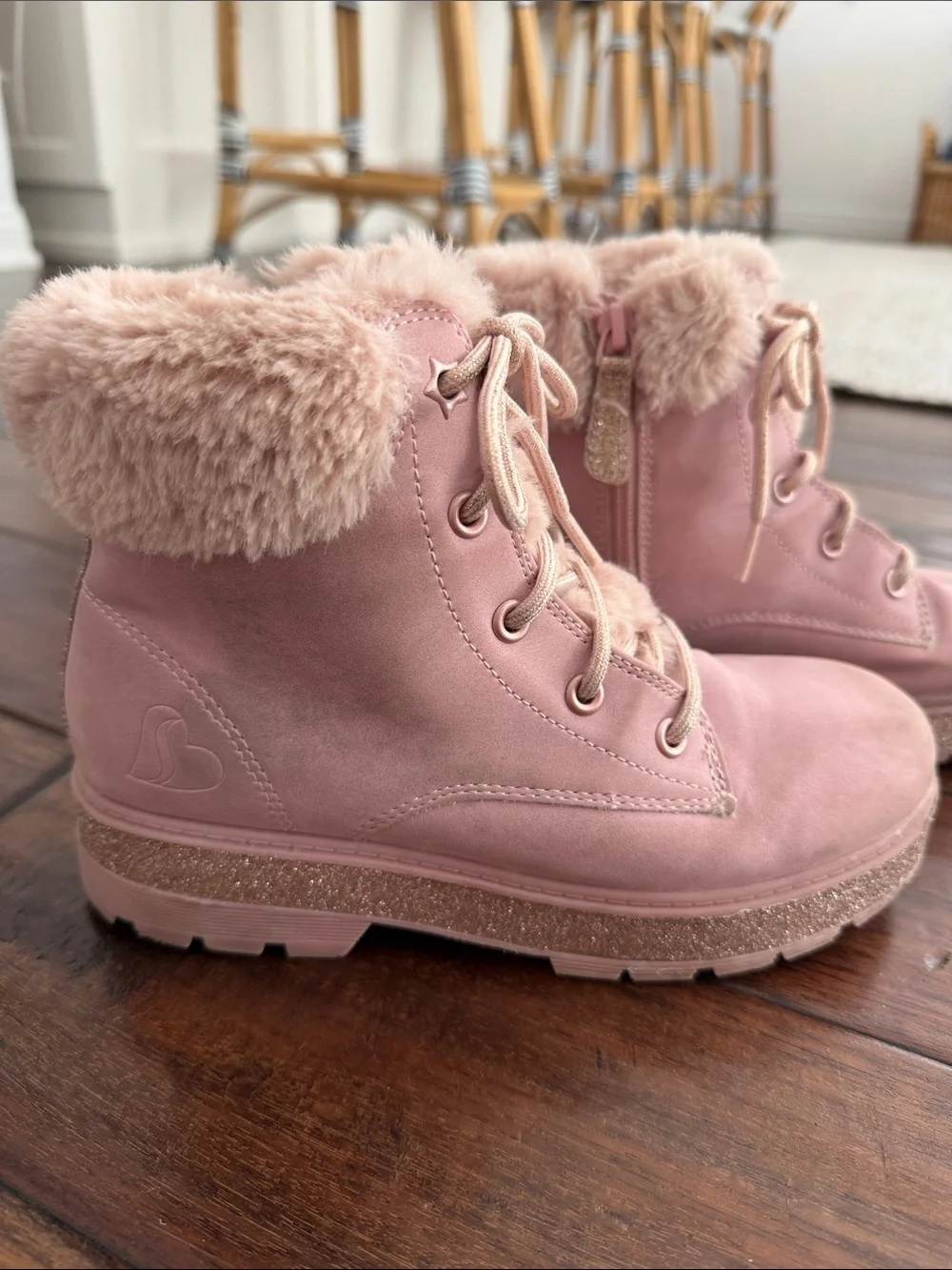 Girls Skechers Pink Faux-Fur Lace-Up Platform Winter Boots Big Kid size 3
